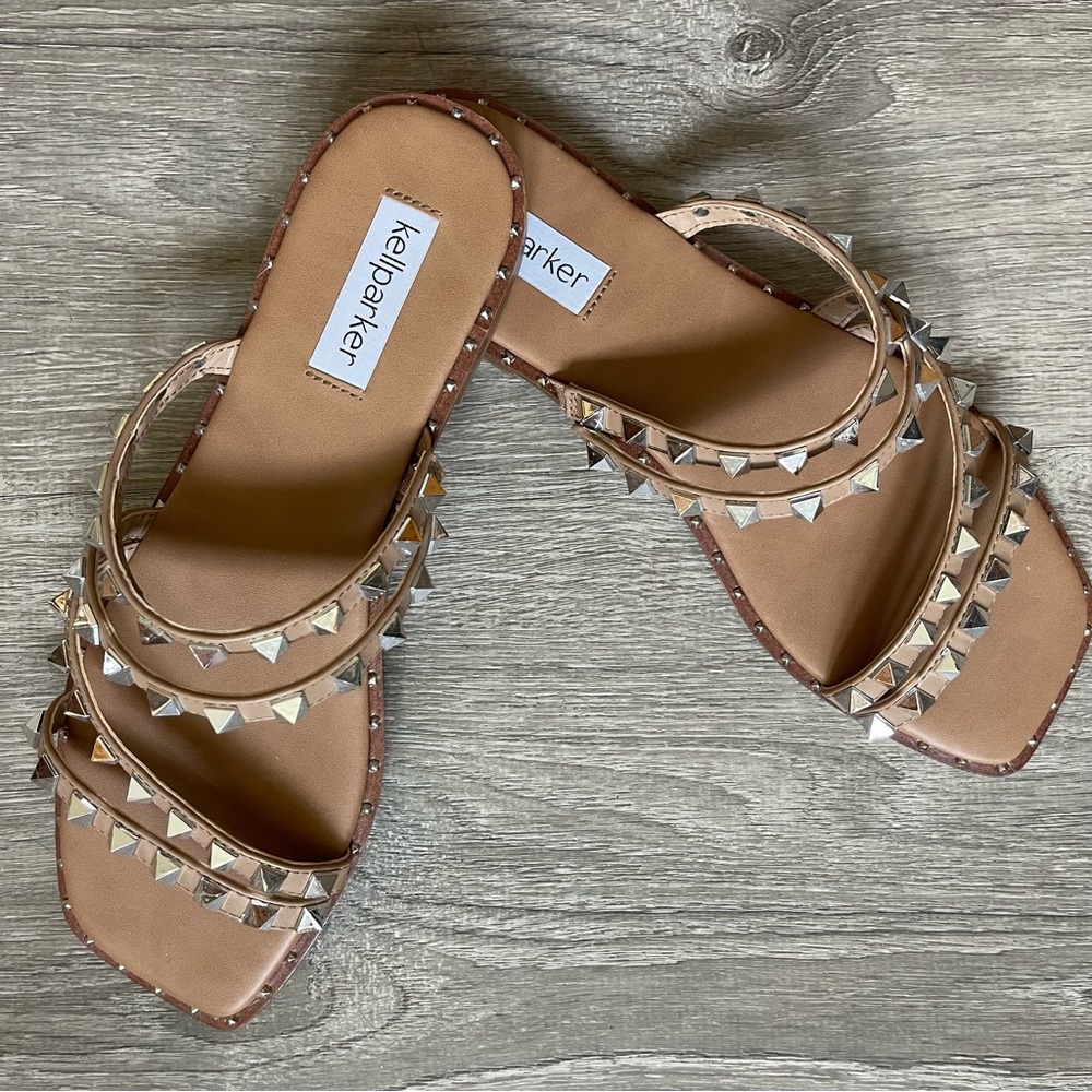 *NWOT Kellparker Studded Sandals Sz 8.5